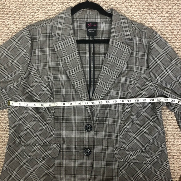 SOLD Torrid Gray Plaid Blazer - Picture 9 of 10